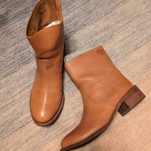 Tory Burch Sienna Bootie, sz 8 worn a few times in excellent condition